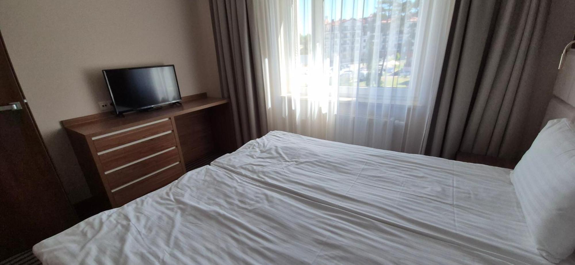 Hotel White